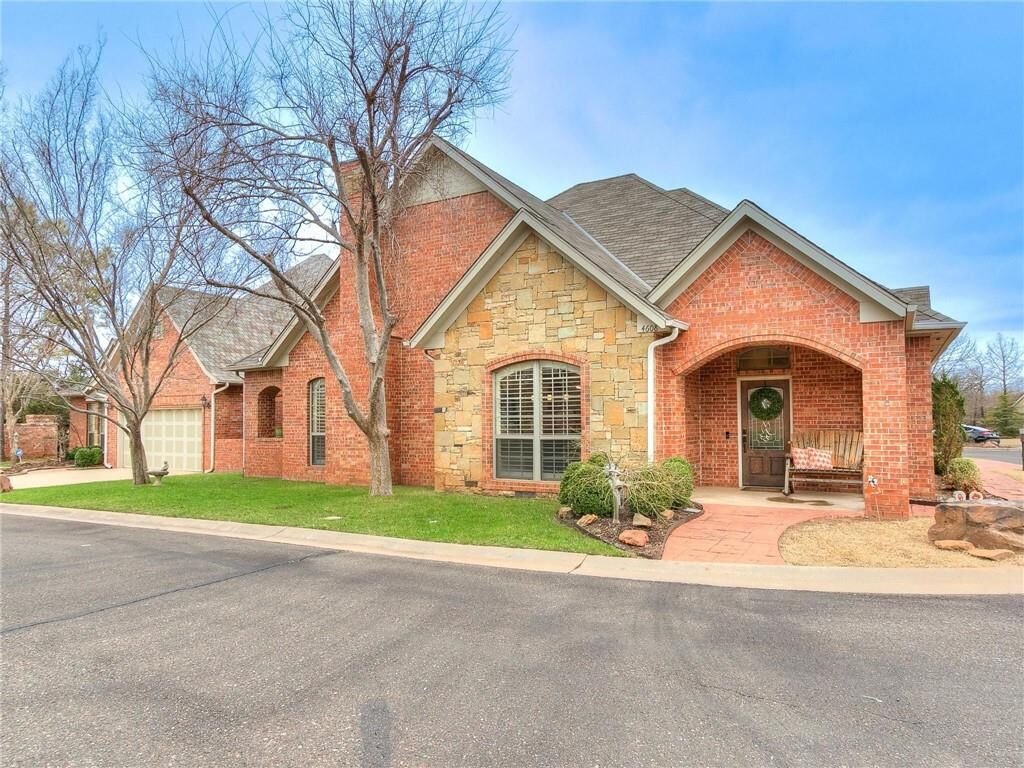 Property Photo:  4608 Olde Village Circle  OK 73013 