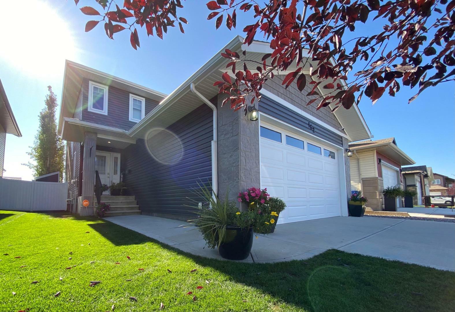 Property Photo: 162 Morris Court AB T4M 0B2