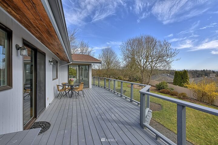 Property Photo:  1503 Holly Vista Drive  WA 98290 