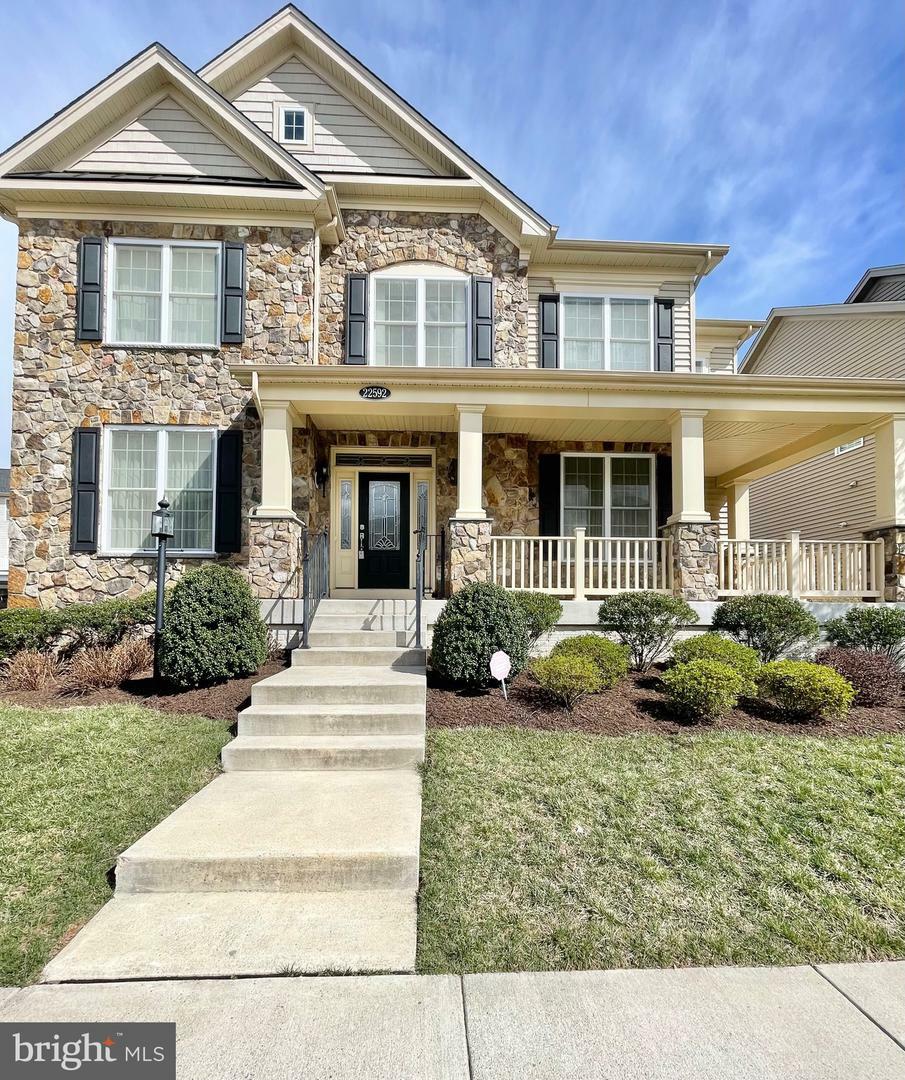 Property Photo: 22592 Hammersmith Place VA 20148