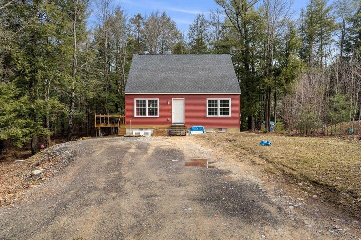 Property Photo: 17 Brookfield Lane NH 03225
