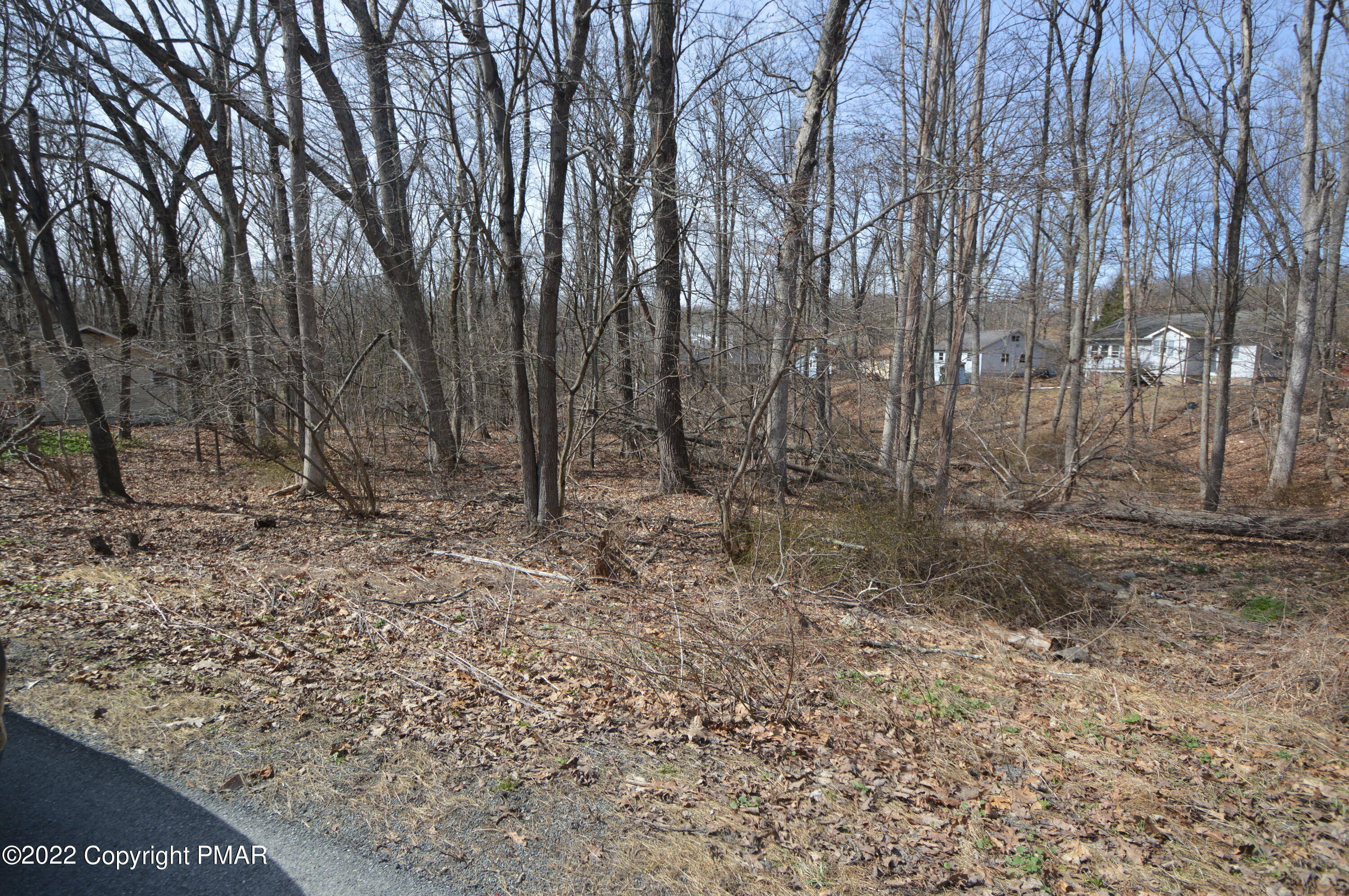 Property Photo:  2120 Walnut Trail  PA 18324 