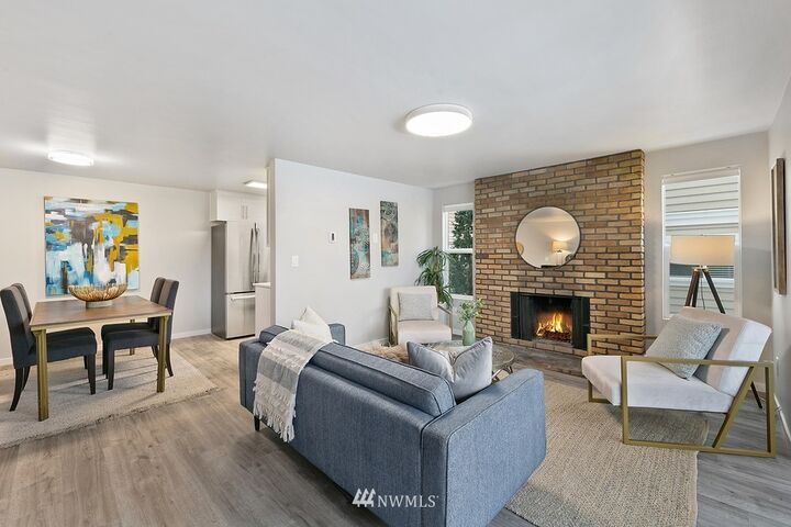 Property Photo: 1729 18th Avenue 202 WA 98122