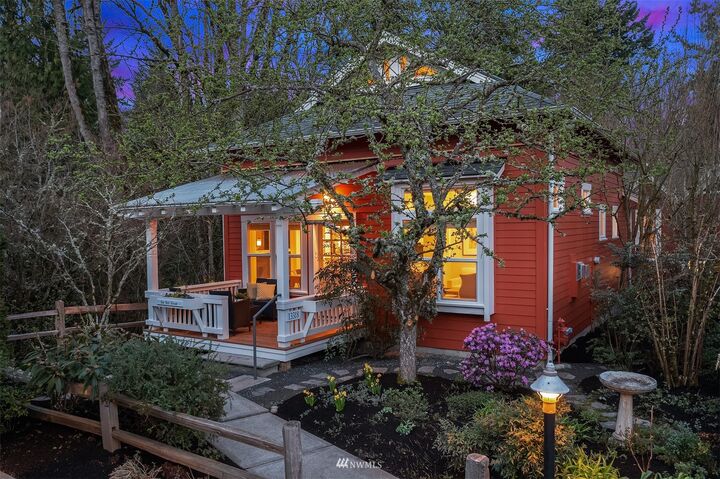 Property Photo:  13318 NE 111th Court  WA 98052 