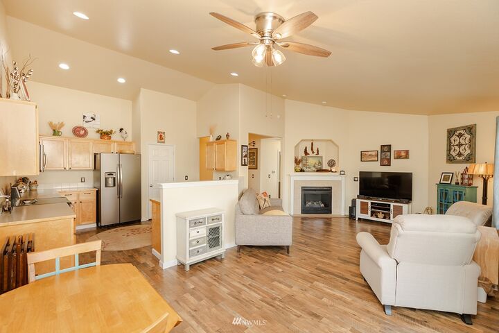 Property Photo: 16663 Rainier View Drive SE WA 98597