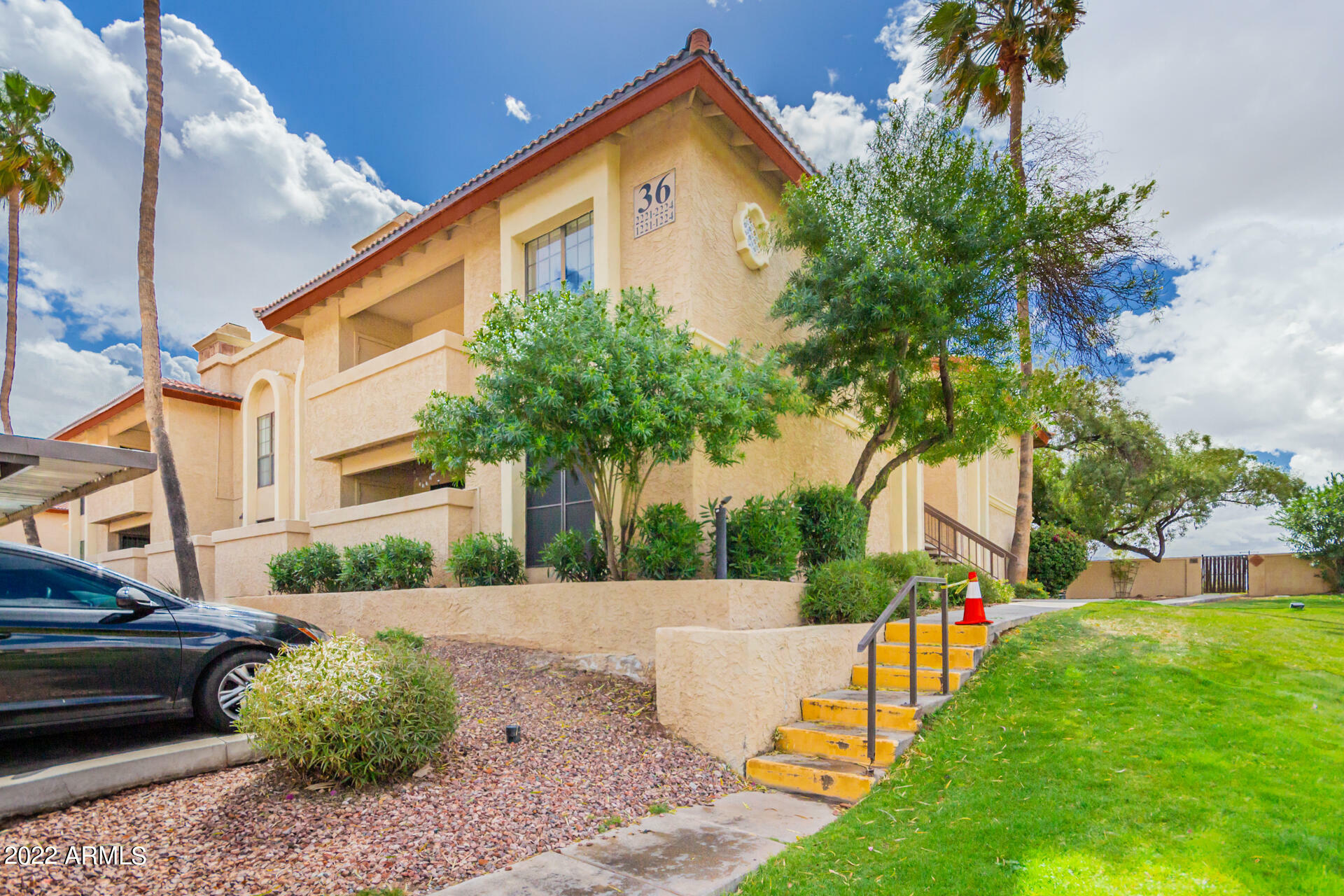 Property Photo:  10410 N Cave Creek Road 2221  AZ 85020 