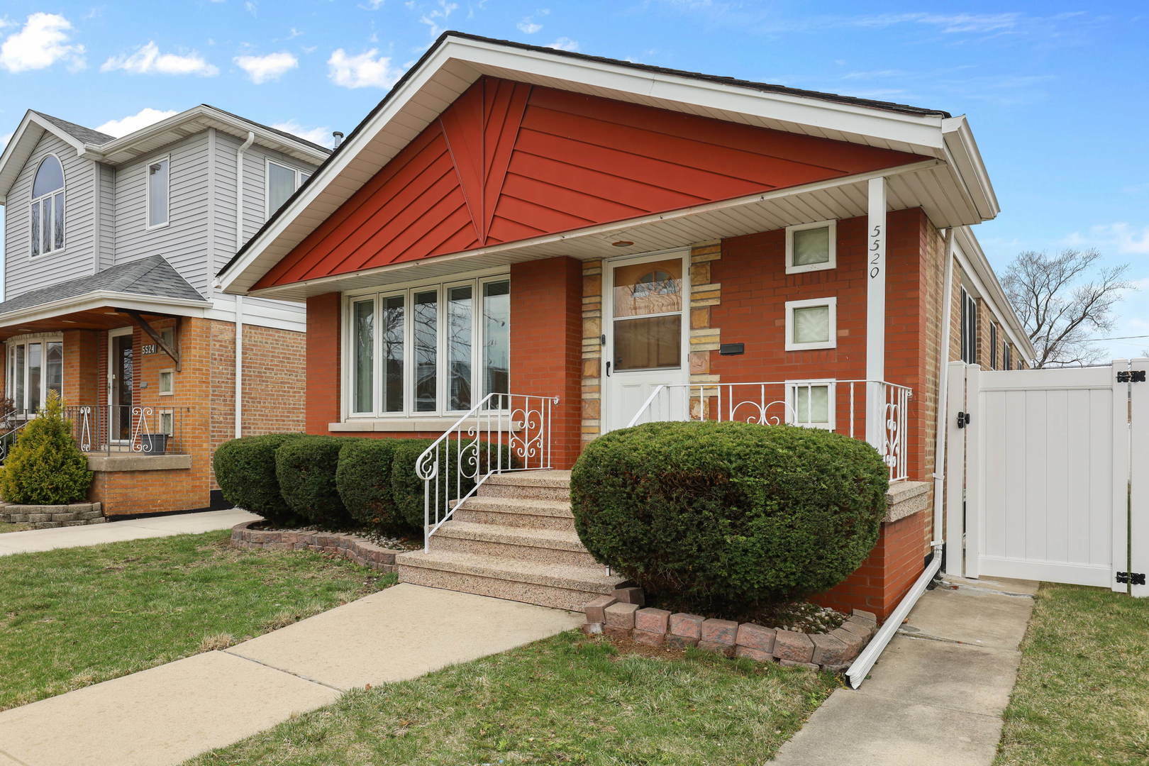 Property Photo:  5520 S Austin Avenue  IL 60638 