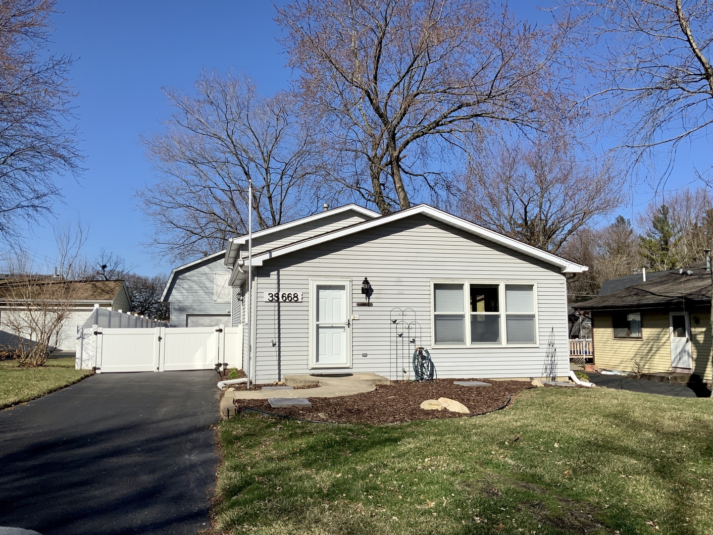 Property Photo:  3S668 Lorraine Avenue  IL 60555 