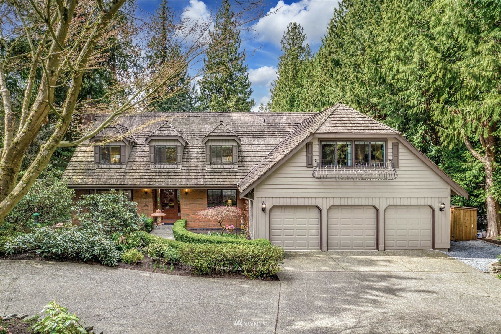 Property Photo: 12939 64th Avenue NE WA 98034