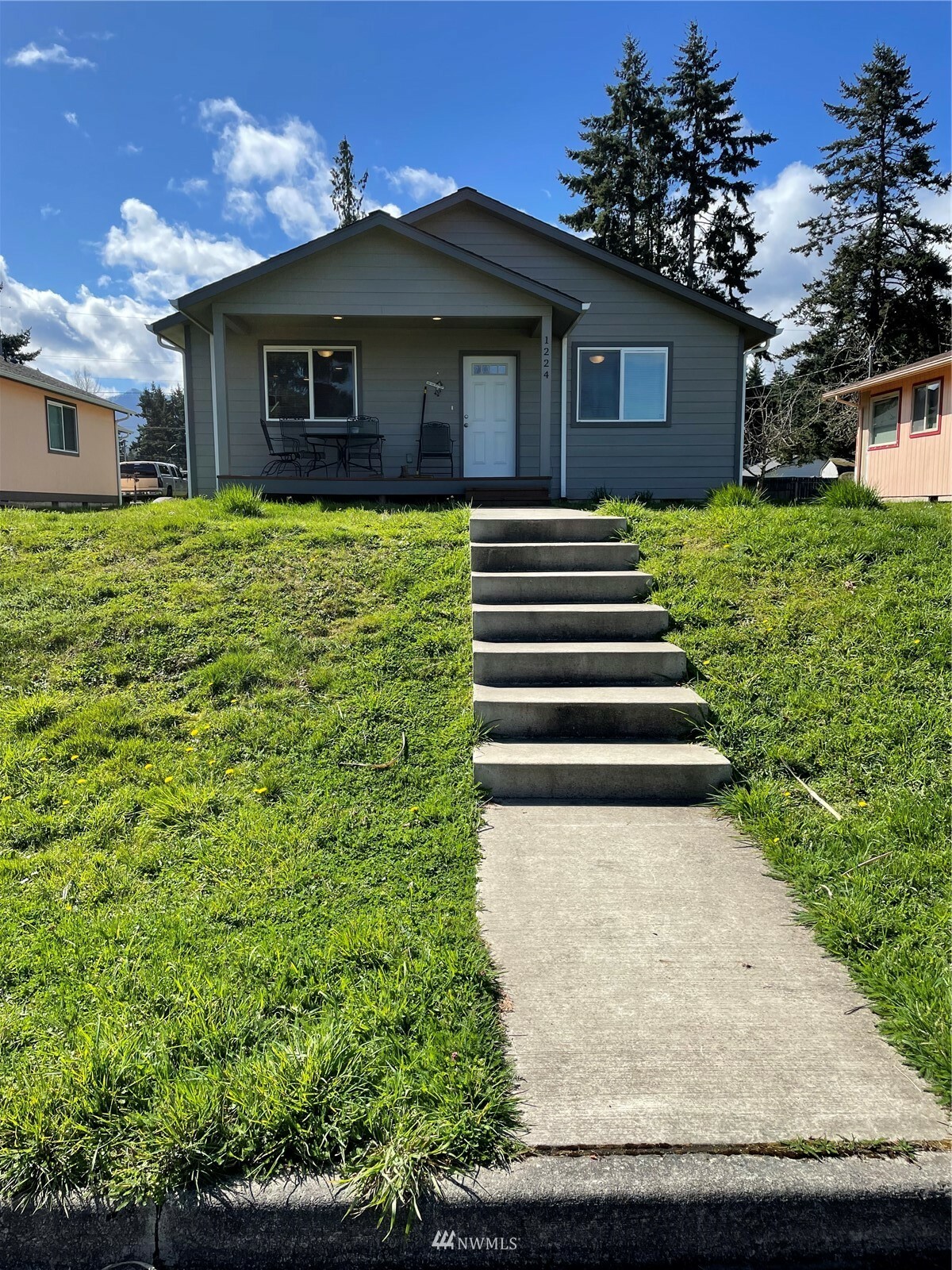 Property Photo:  1224 15th Street  WA 98363 