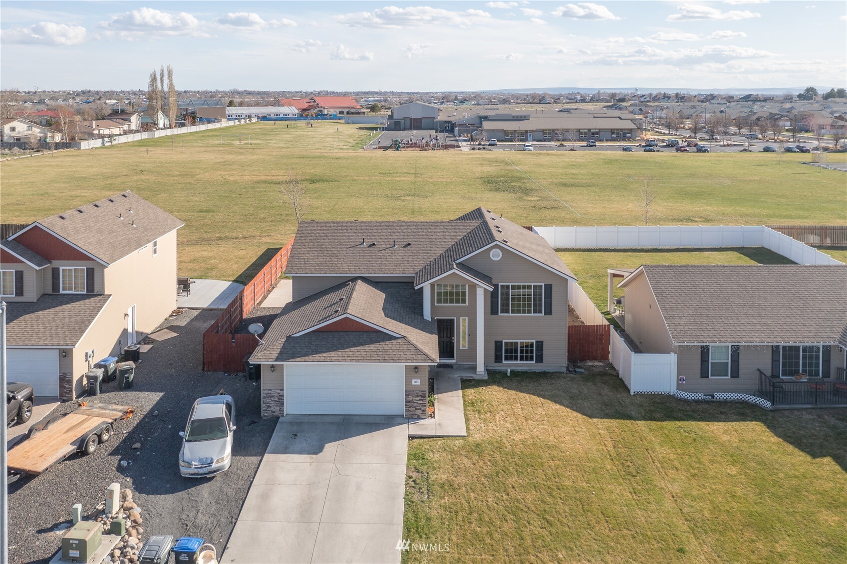 Property Photo: 1113 W Luta Street WA 98837