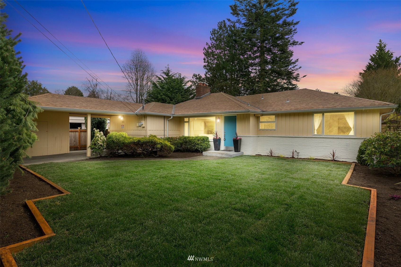 Property Photo:  511 N 143rd Street  WA 98133 