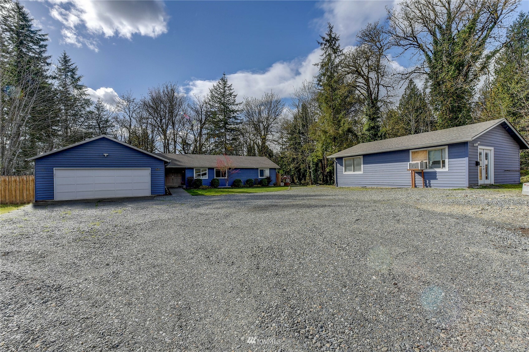 Property Photo: 27019 204th Avenue SE WA 98042