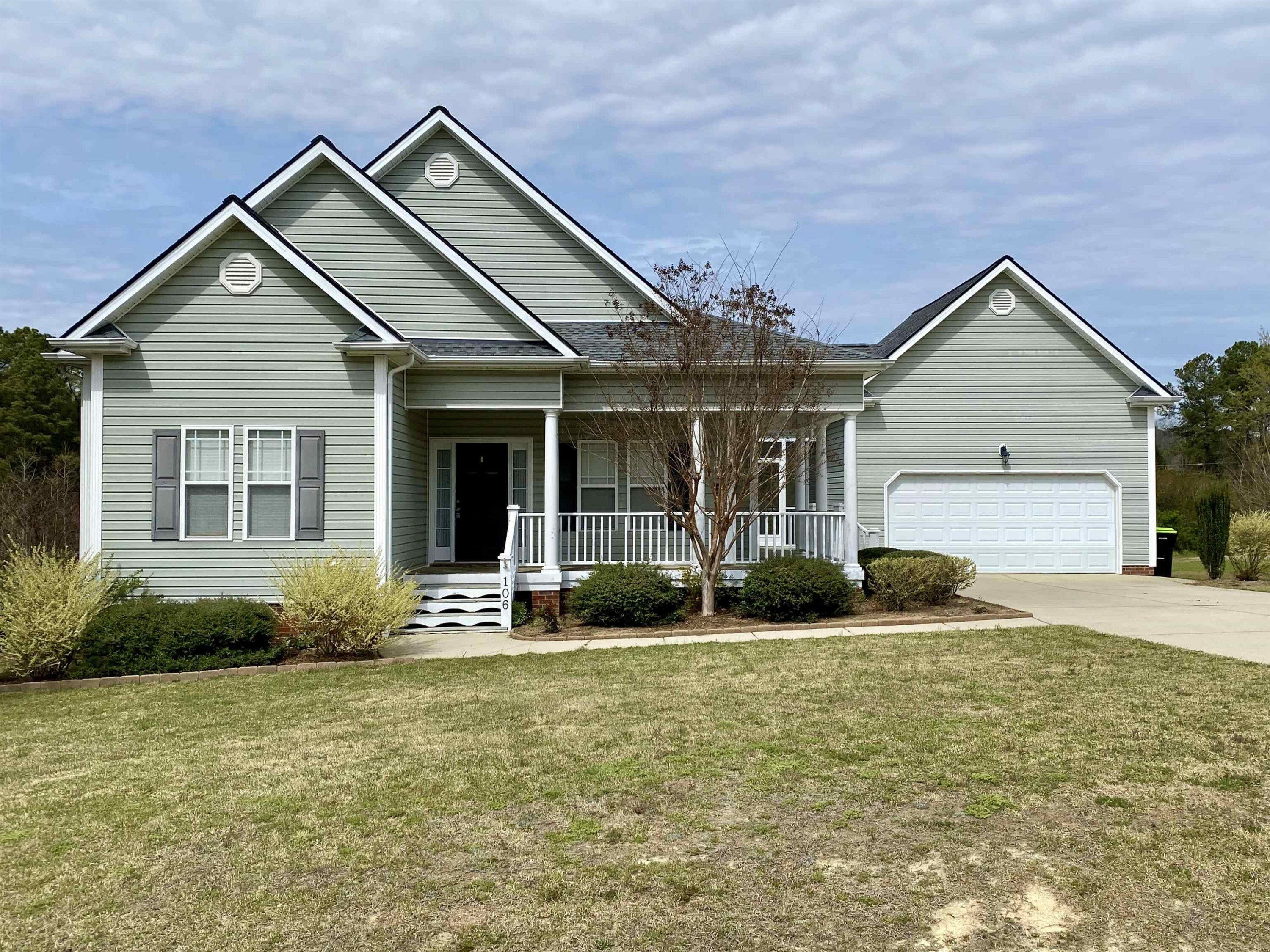 Property Photo:  106 Cokesbury Park Lane  NC 27526 