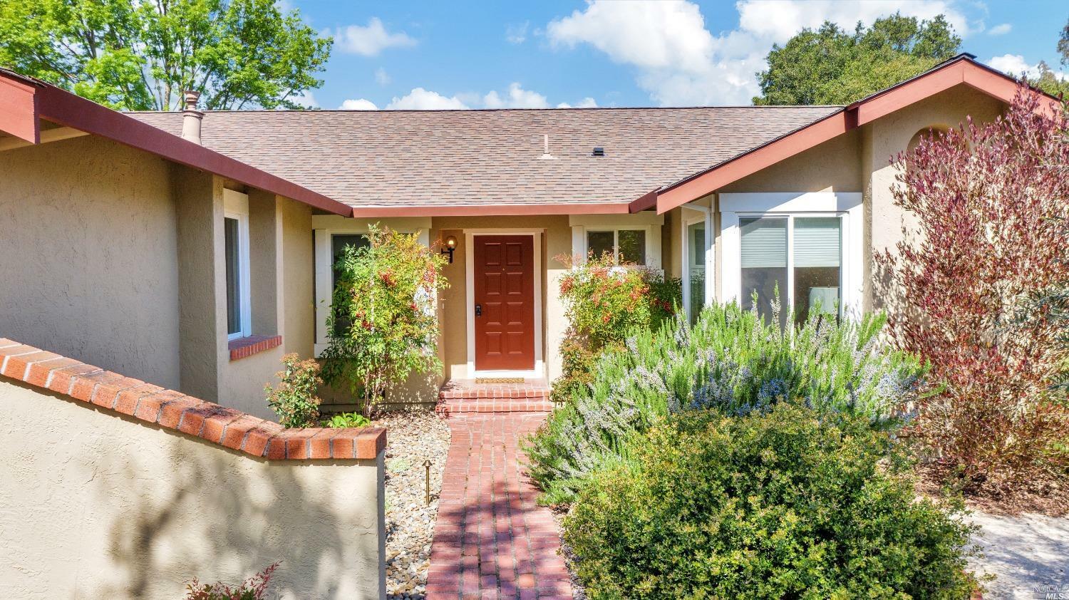 Property Photo: 348 Skylark Way CA 94558
