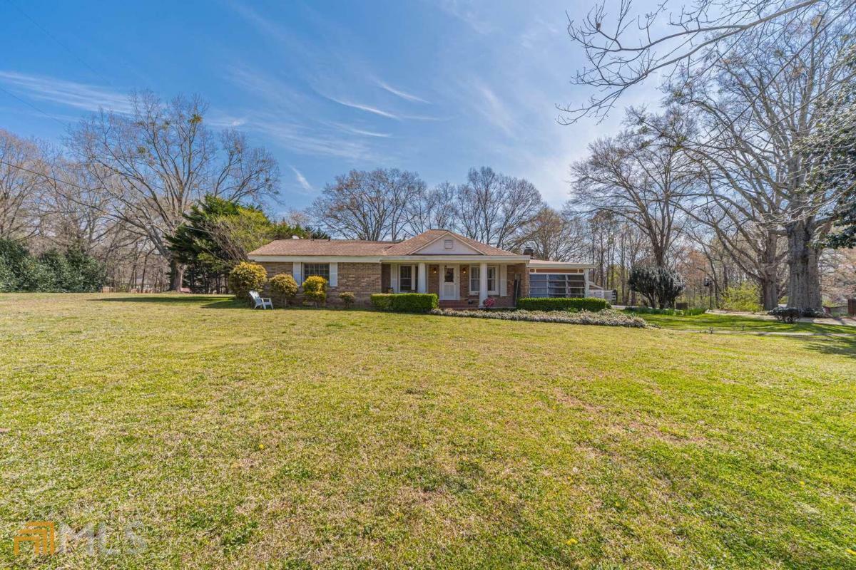 Property Photo:  603 W Sandtown Road SW  GA 30064 