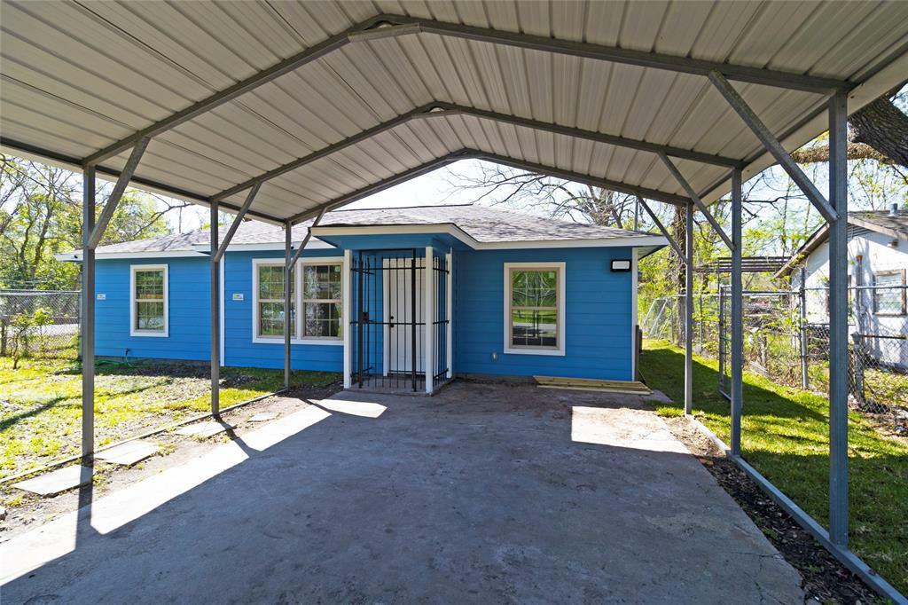 Property Photo:  7652 Teesdale Drive  TX 77028 