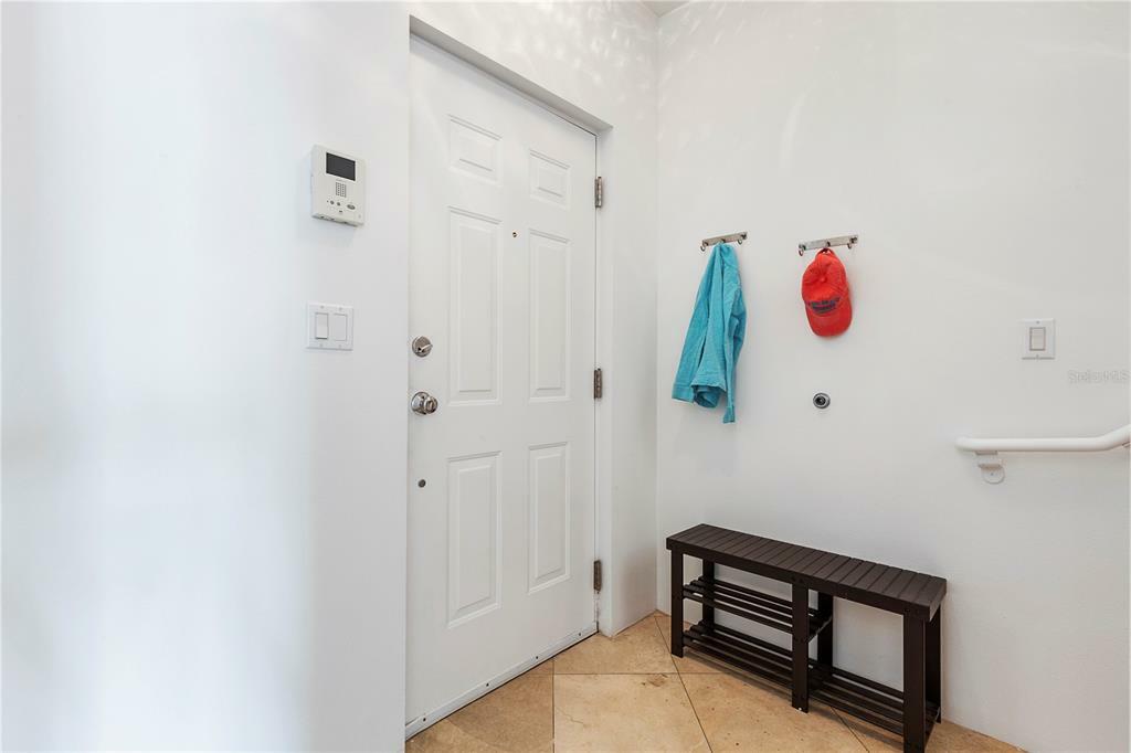 Property Photo:  431 Central Avenue 204  FL 34236 