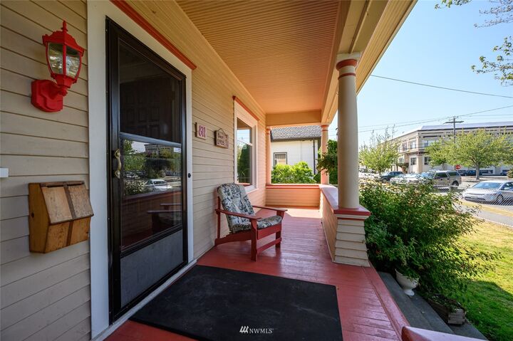 Property Photo: 811 6th Street WA 98221