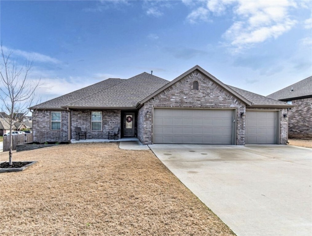 Property Photo:  511 Keswick Drive  AR 72719 