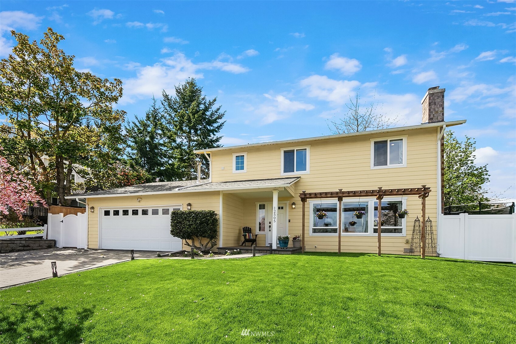 Property Photo: 12505 88th Place NE WA 98034