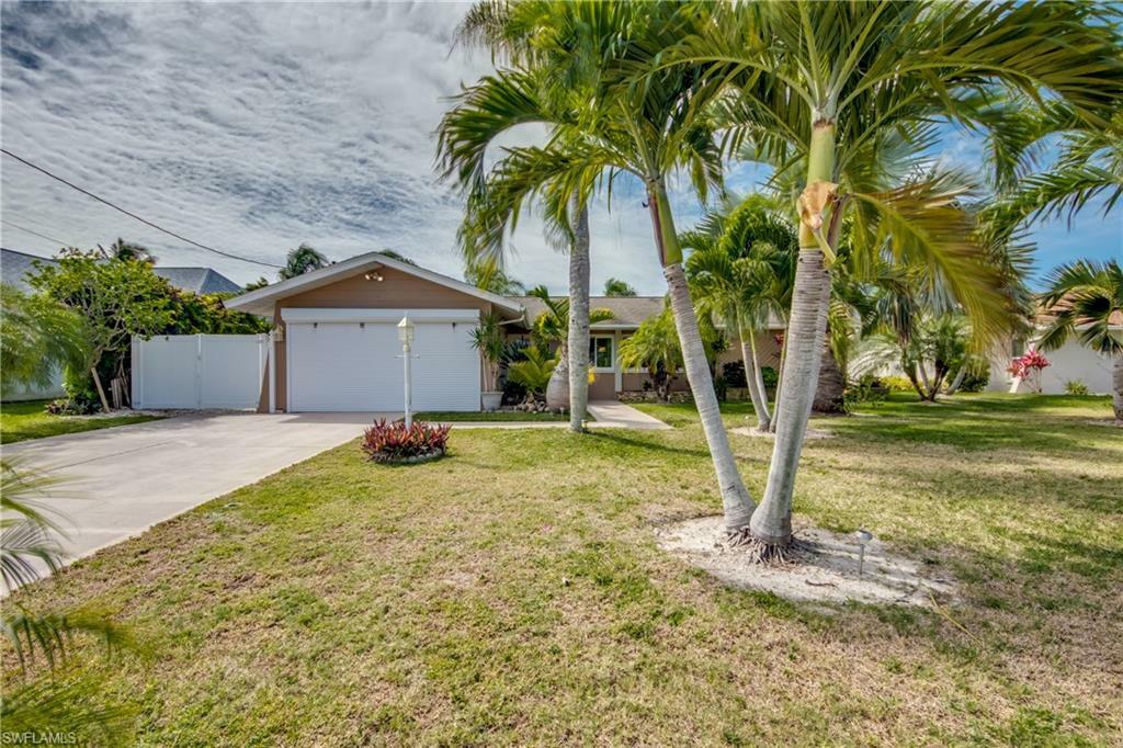 Property Photo:  338 SE 33rd Street  FL 33904 