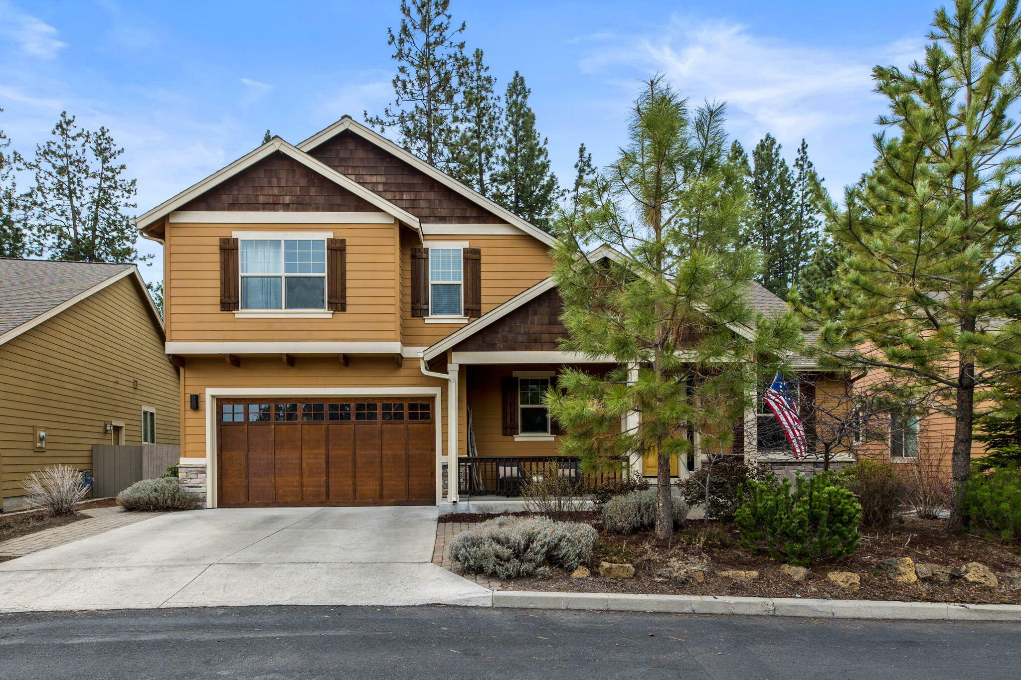Property Photo: 19533 Pond Meadow Avenue OR 97702
