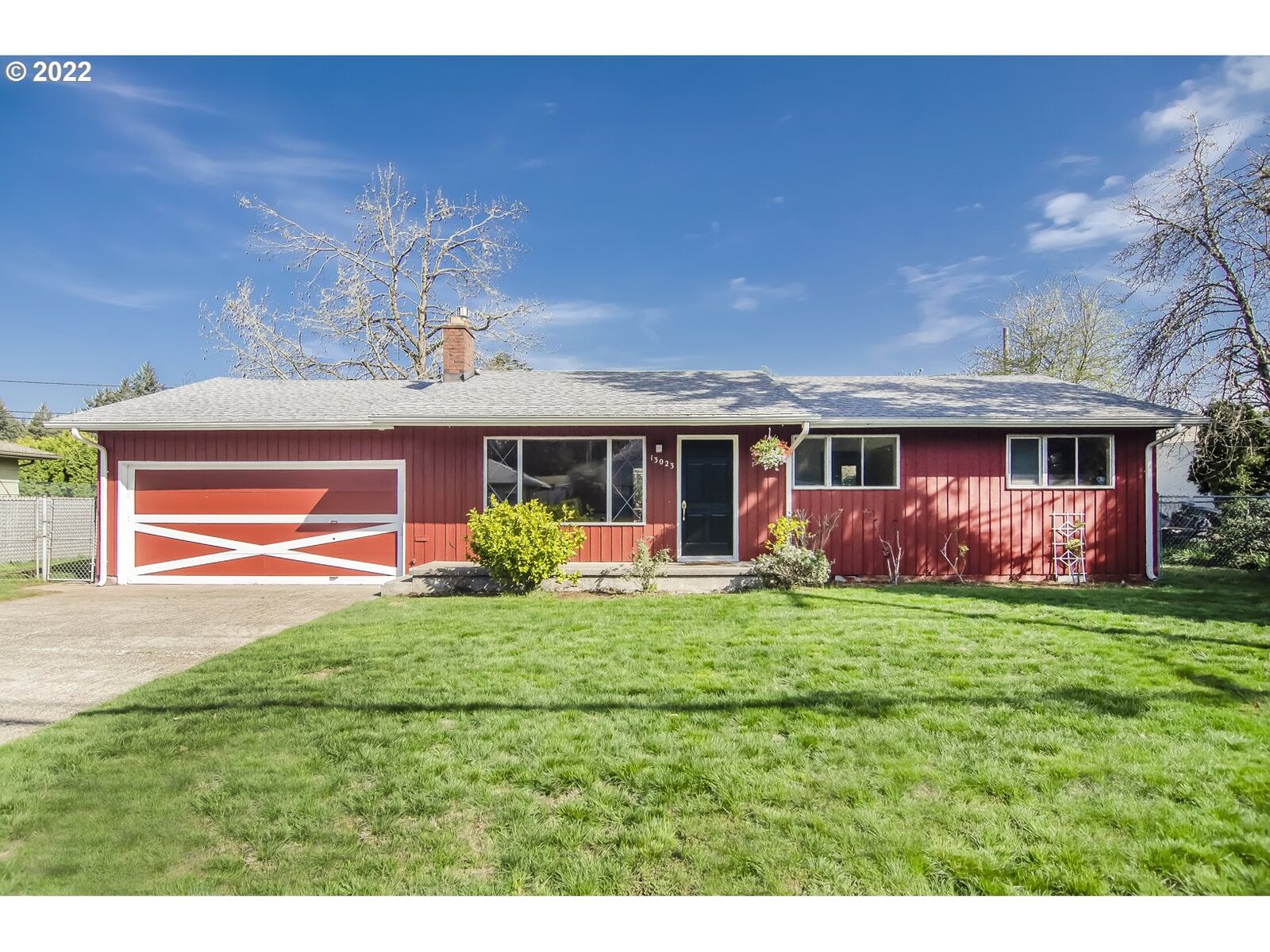 Property Photo:  13023 NE San Rafael St  OR 97230 