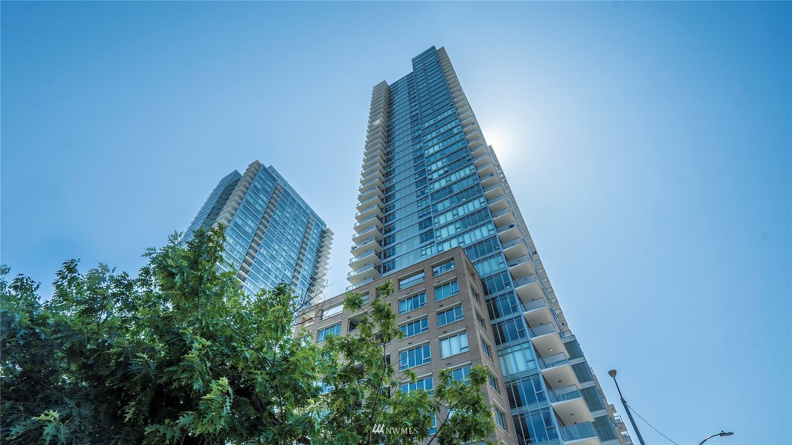 Property Photo:  583 Battery St 3207N  WA 98121 