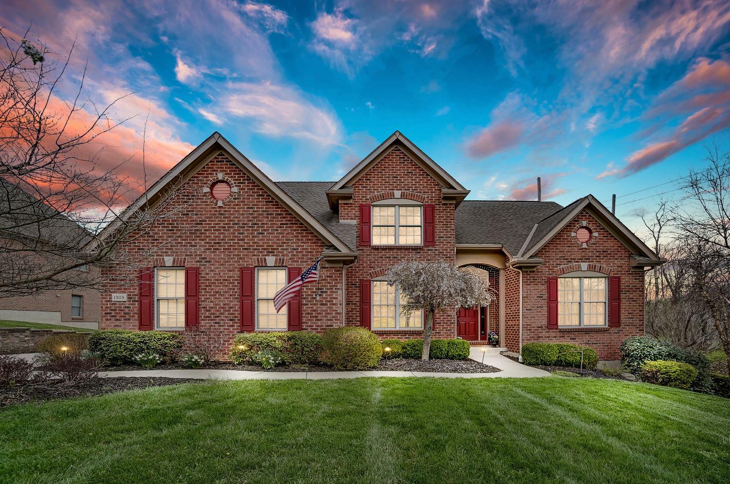 Property Photo: 1308 Wexford Ln OH 45233