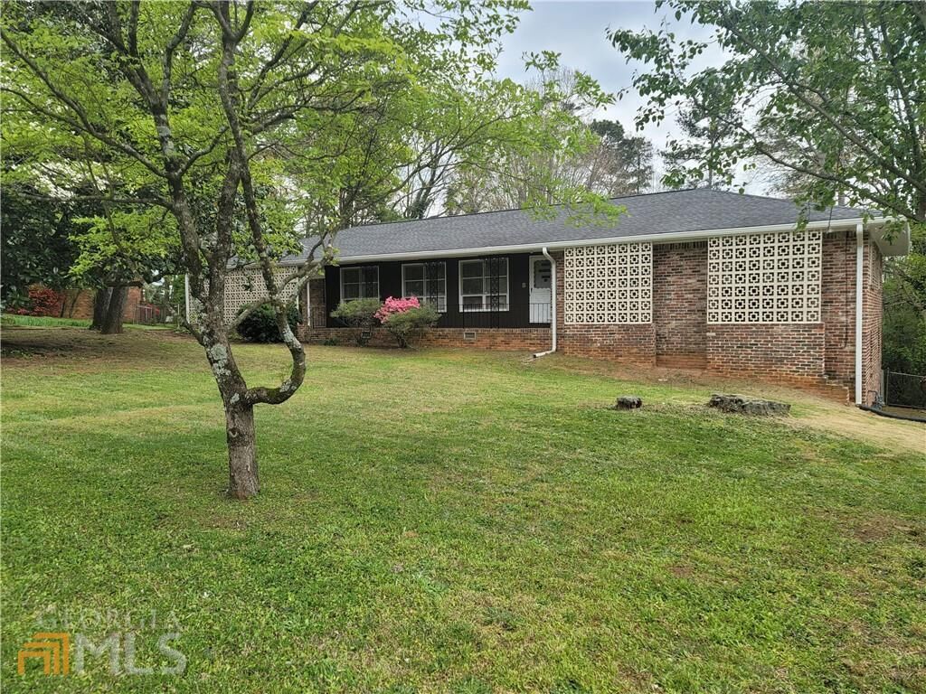 Property Photo:  4285 Abingdon Drive  GA 30083