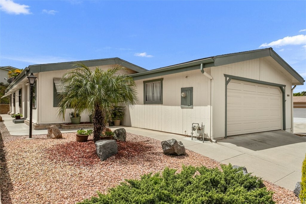 Property Photo:  1815 Seco Glen  CA 92026 