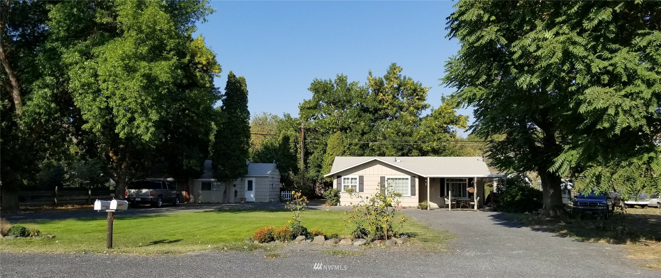 Property Photo:  335 F Street NW  WA 98823 