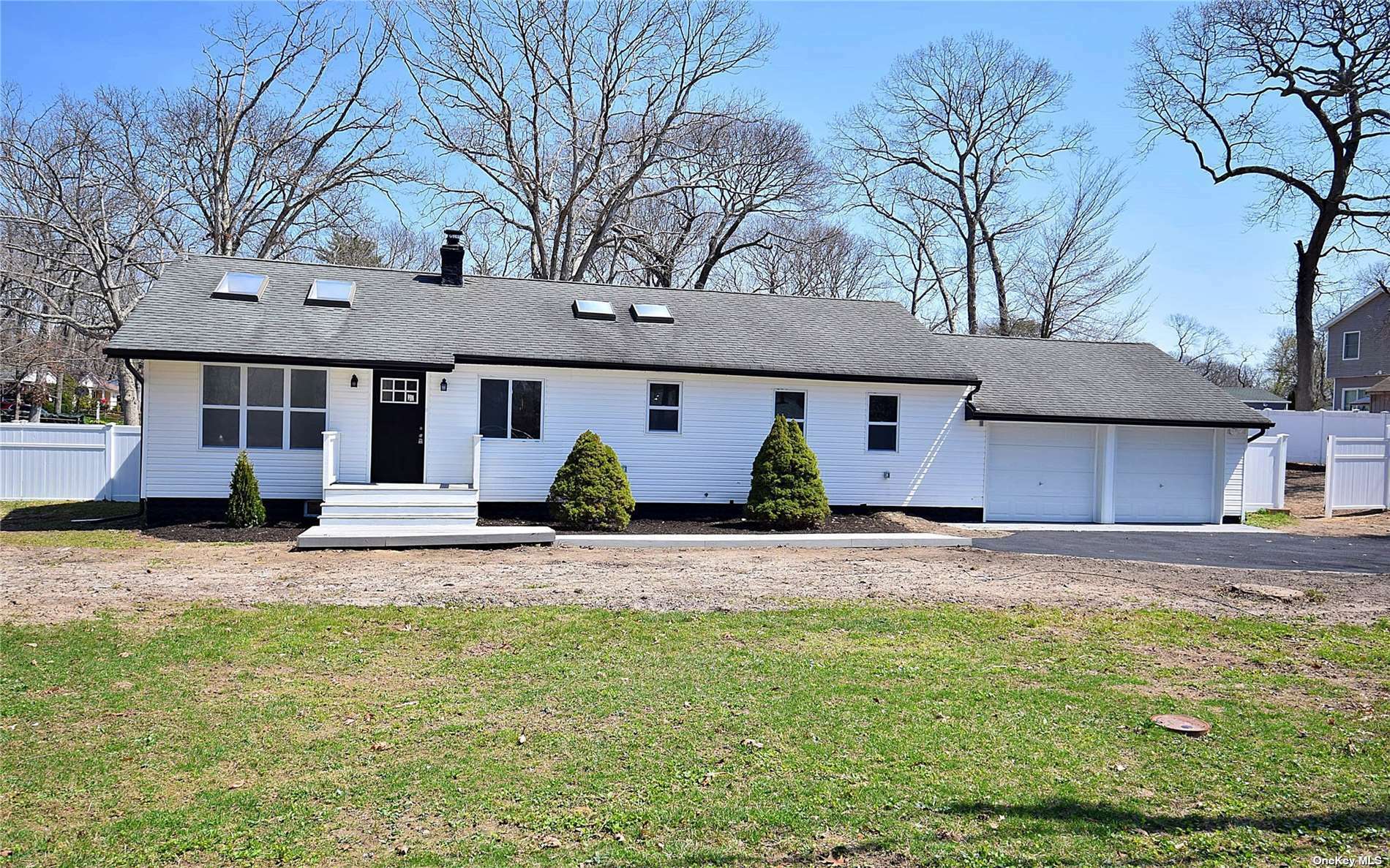 Property Photo:  30 Spectacle Lake Drive  NY 11779 