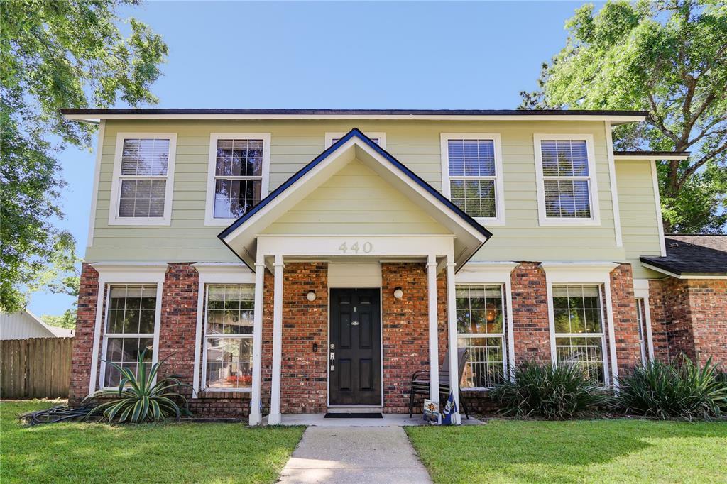 Property Photo: 440 Buckskin Court FL 32708