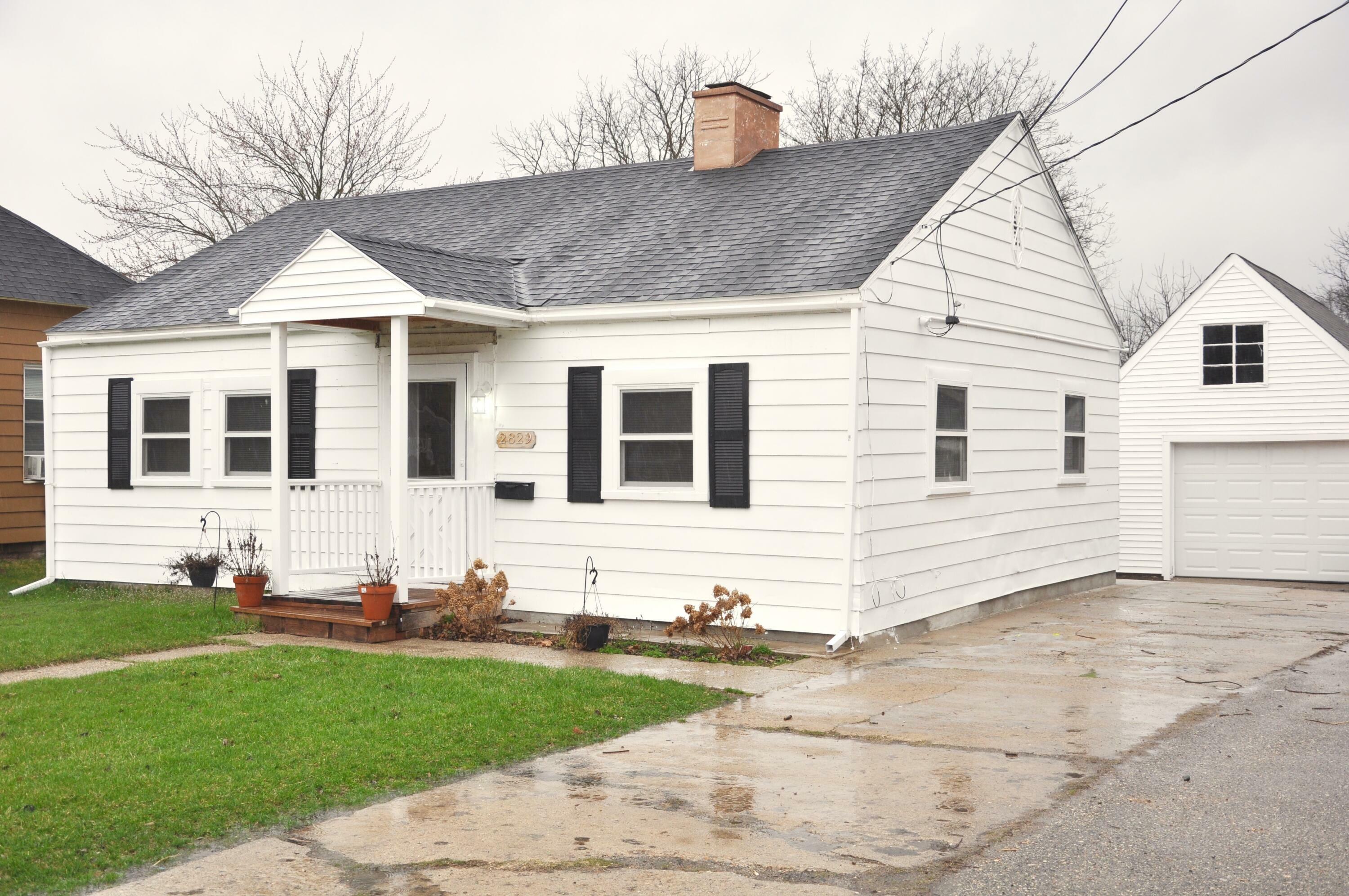 Property Photo: 2829 Coit Avenue NE MI 49505