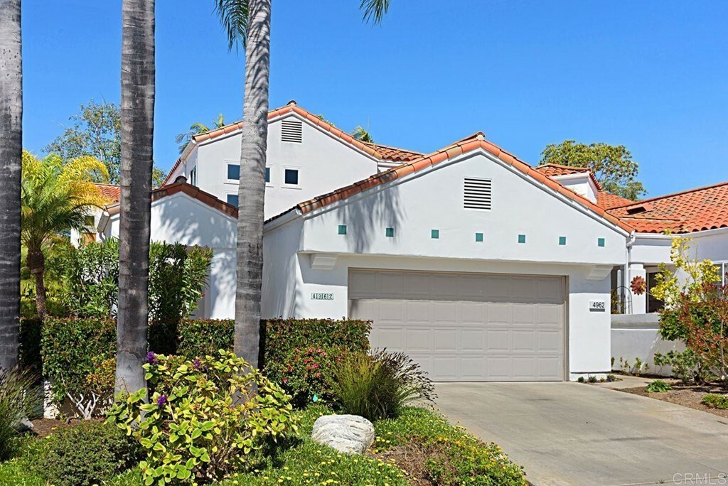 Property Photo: 4962 Lerkas Way CA 92056