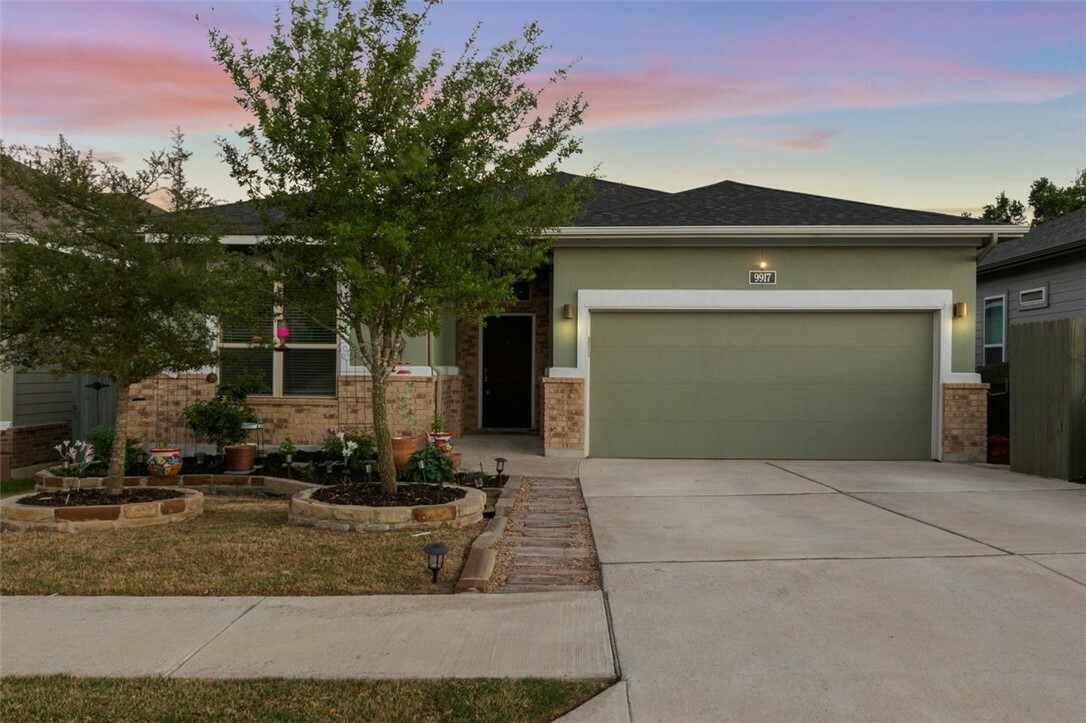 Property Photo:  9917 Dalliance Lane  TX 78653 