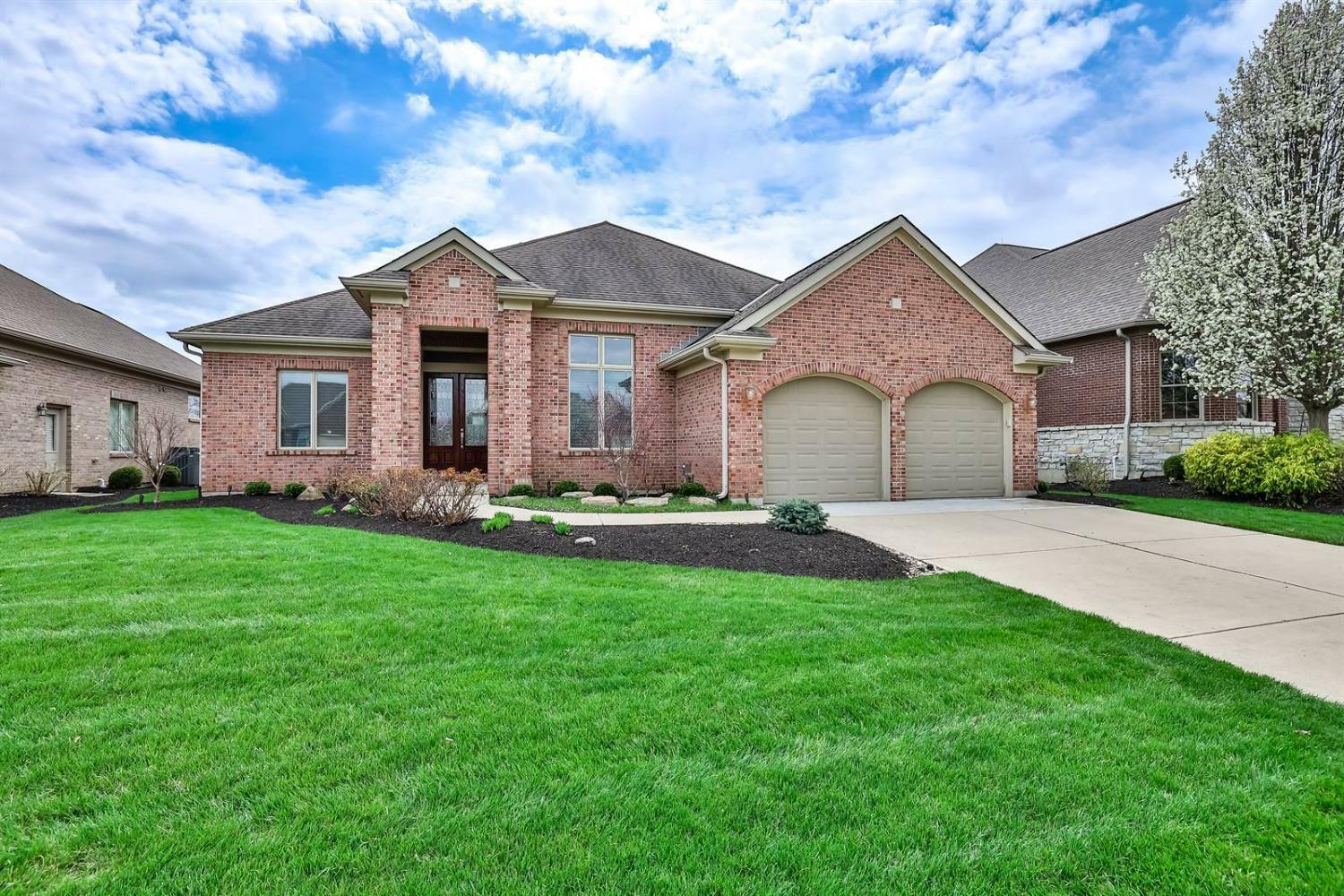 Property Photo:  8269 Sweet Briar Ct  OH 45044 