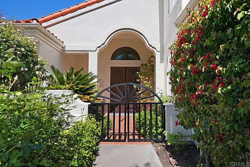 Property Photo: 14297 Via Baroda CA 92130
