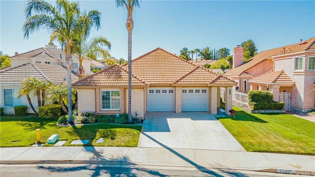 37517 Vineyard Knoll Drive  Murrieta CA 92562 photo