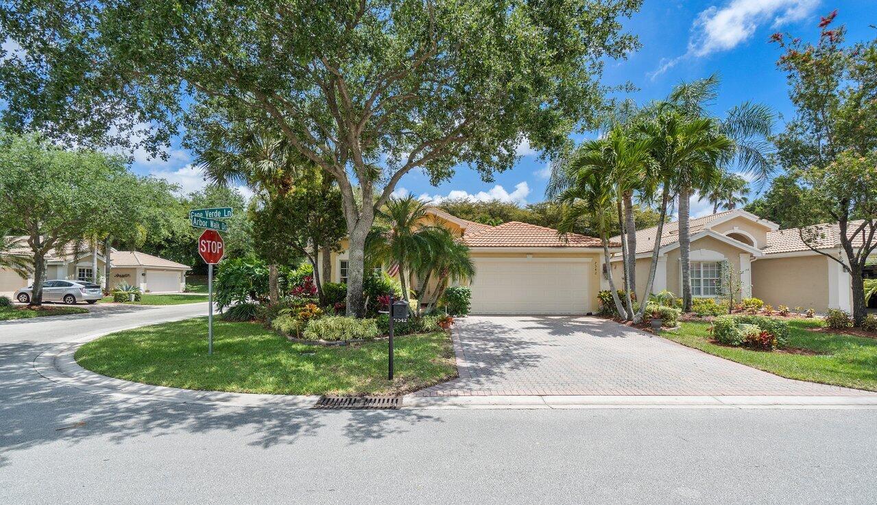 Property Photo:  7542 Cape Verde Lane  FL 33467 