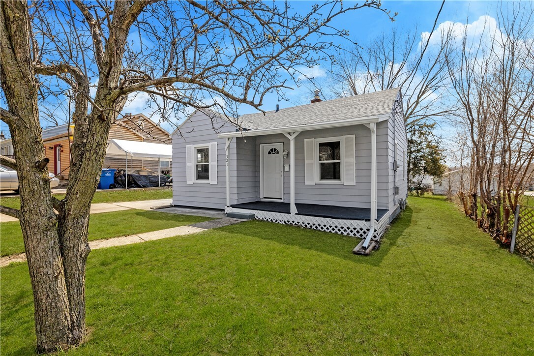 Property Photo:  321 E Sheridan Avenue  IA 50313 