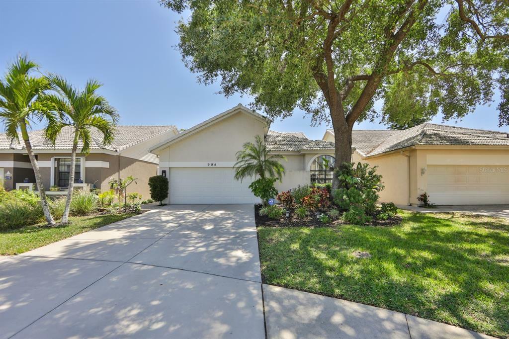 Property Photo:  904 Shagos Drive  FL 33572 