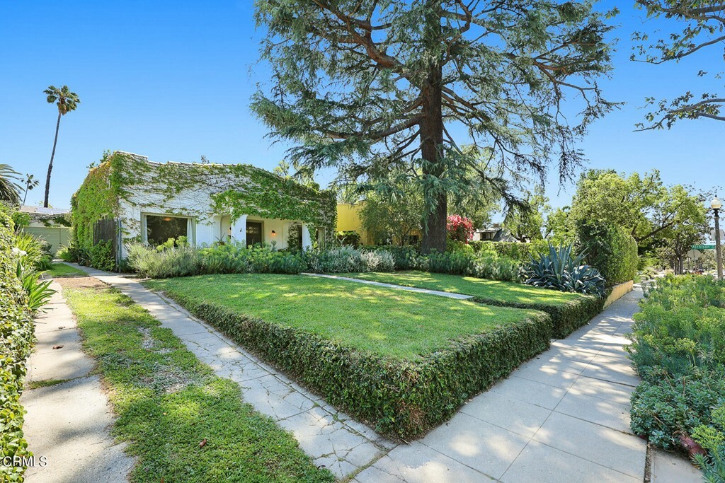 Property Photo:  1758 N El Molino Avenue  CA 91104 