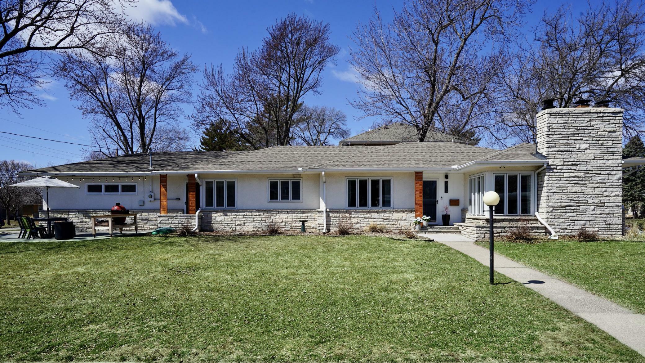 Property Photo: 375 Roslyn Place MN 55419