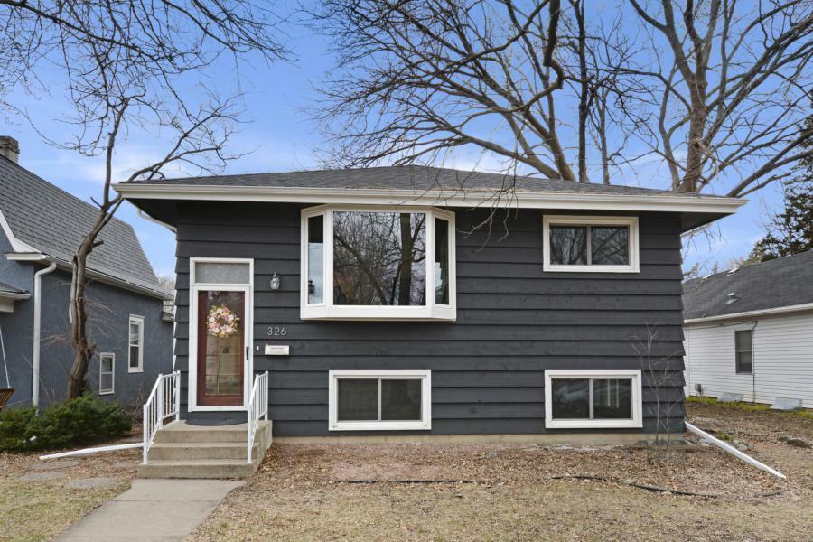 Property Photo:  326 11th Avenue N  MN 55343 