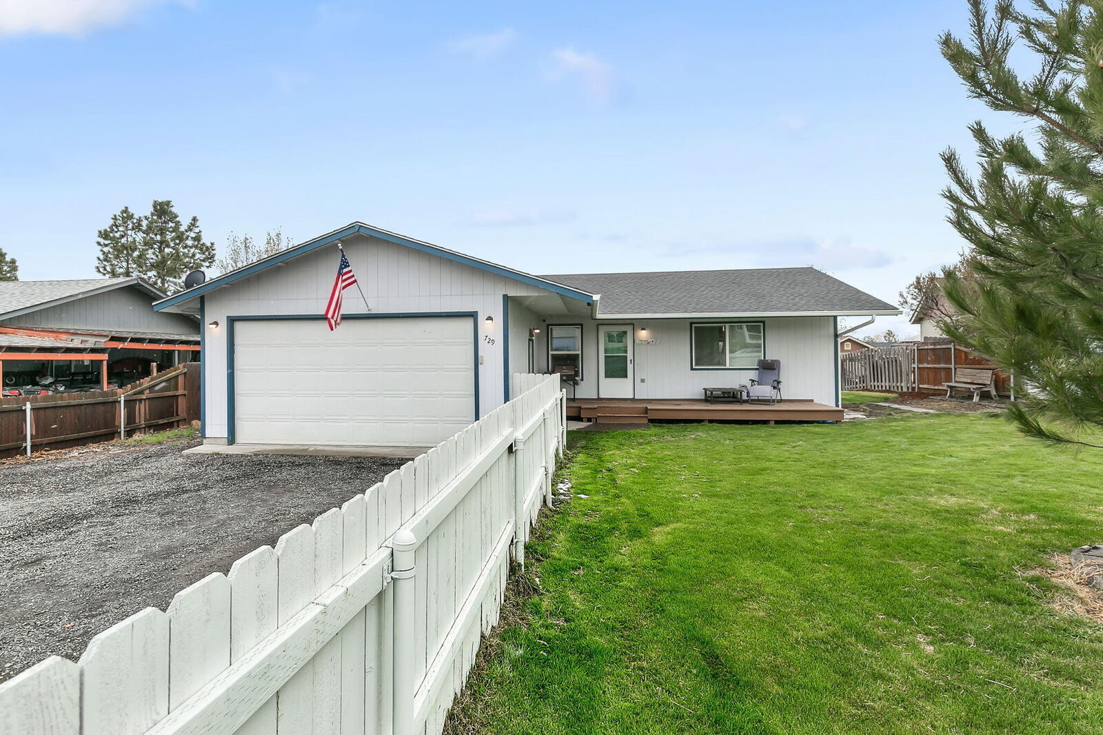 Property Photo:  729 Center Ridge Drive  OR 97734 