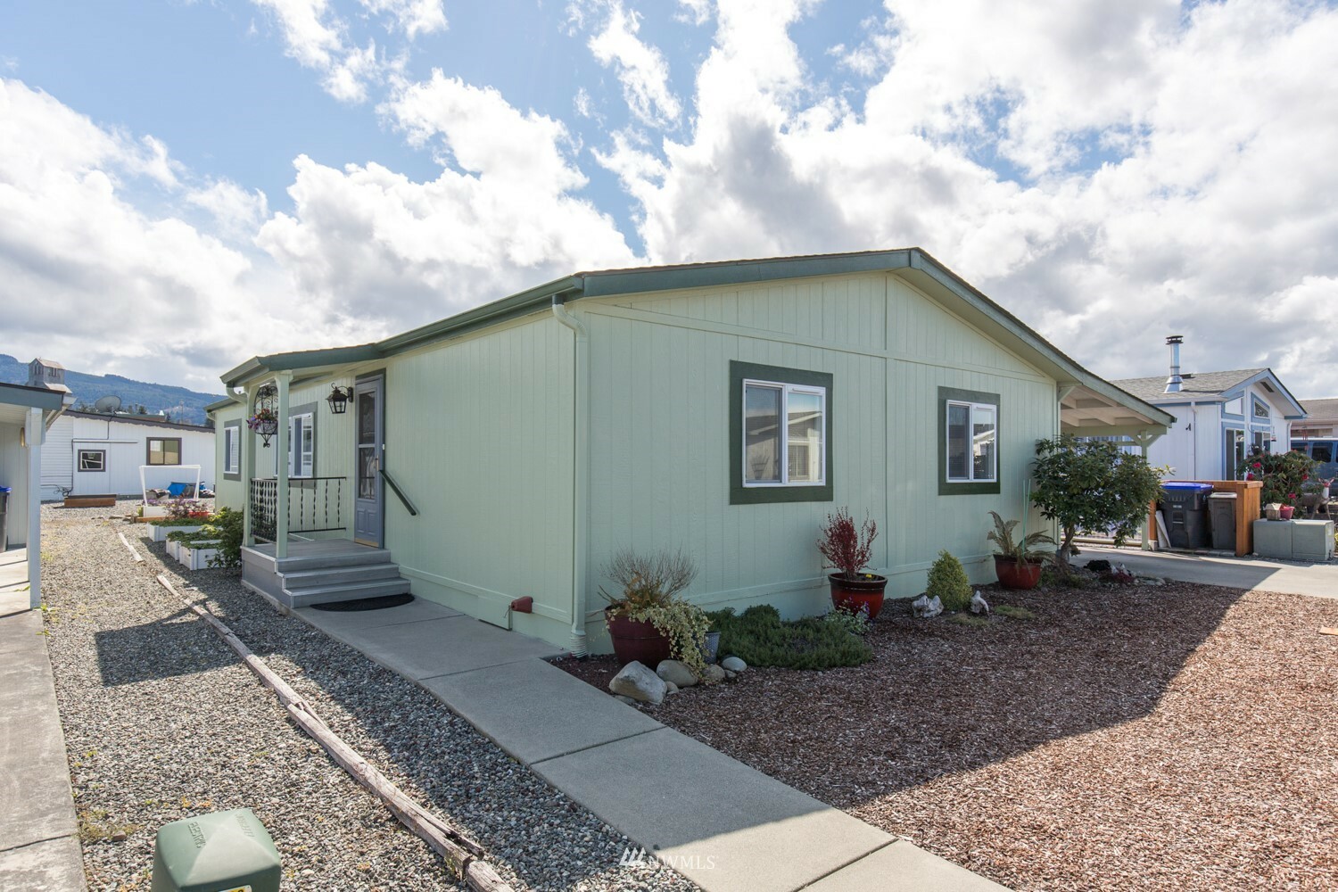 Property Photo: 325 N Fifth Avenue 20 WA 98382