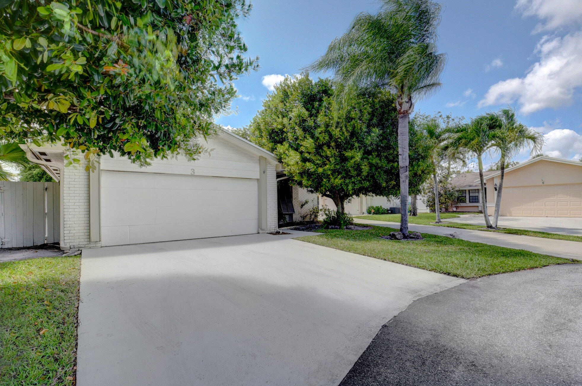 Property Photo:  3 Hammond Place  FL 33426 